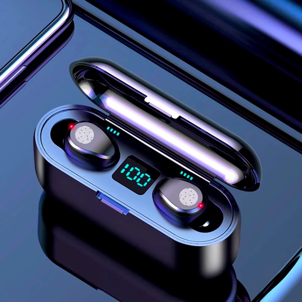 Wireless Bluetooth Earbuds with Charging Case and usb